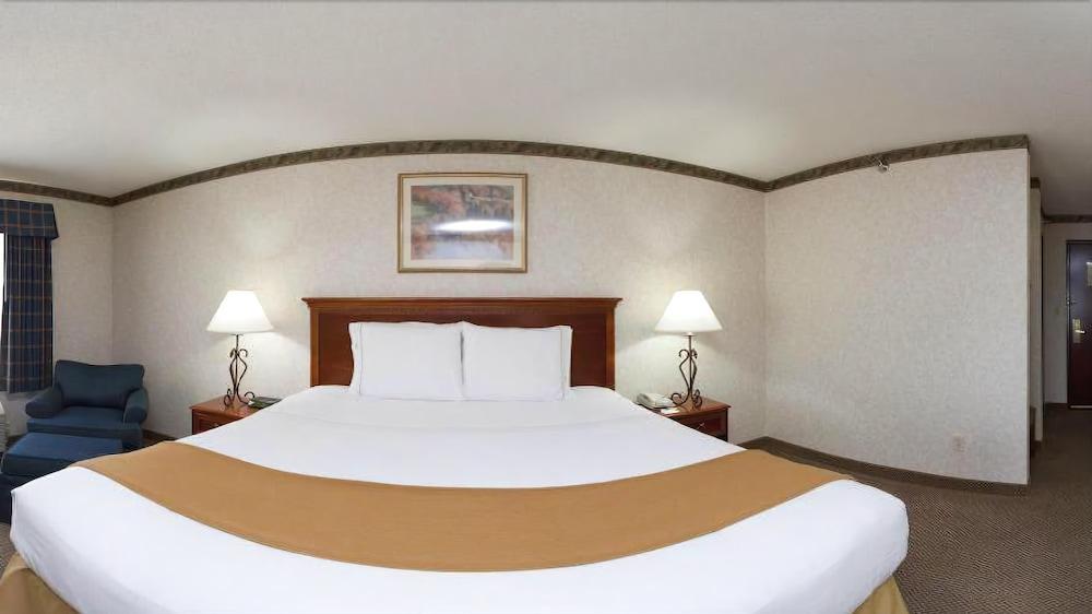 Holiday Inn Express & Suites Wadsworth By Ihg Zewnętrze zdjęcie