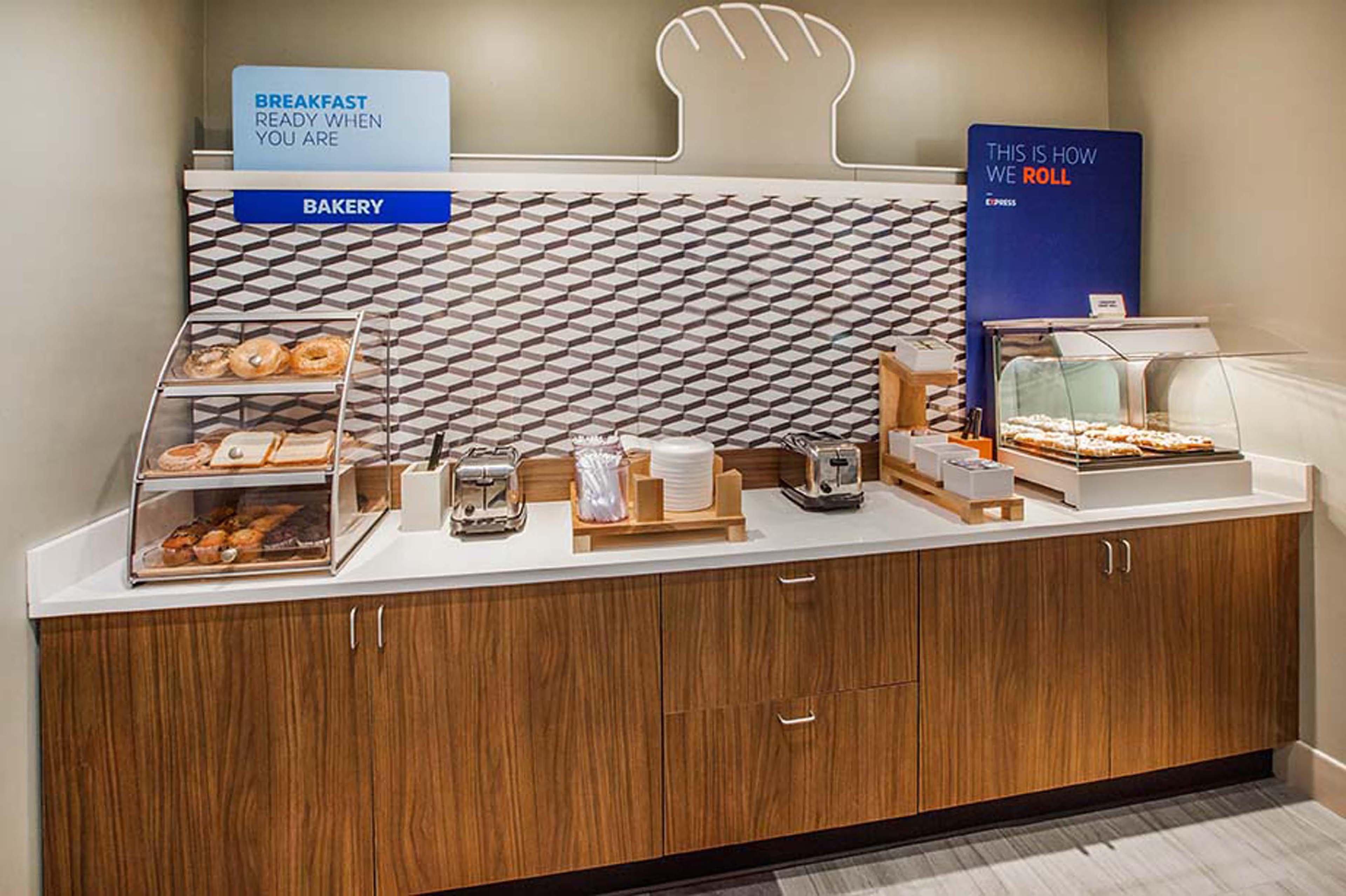 Holiday Inn Express & Suites Wadsworth By Ihg Zewnętrze zdjęcie