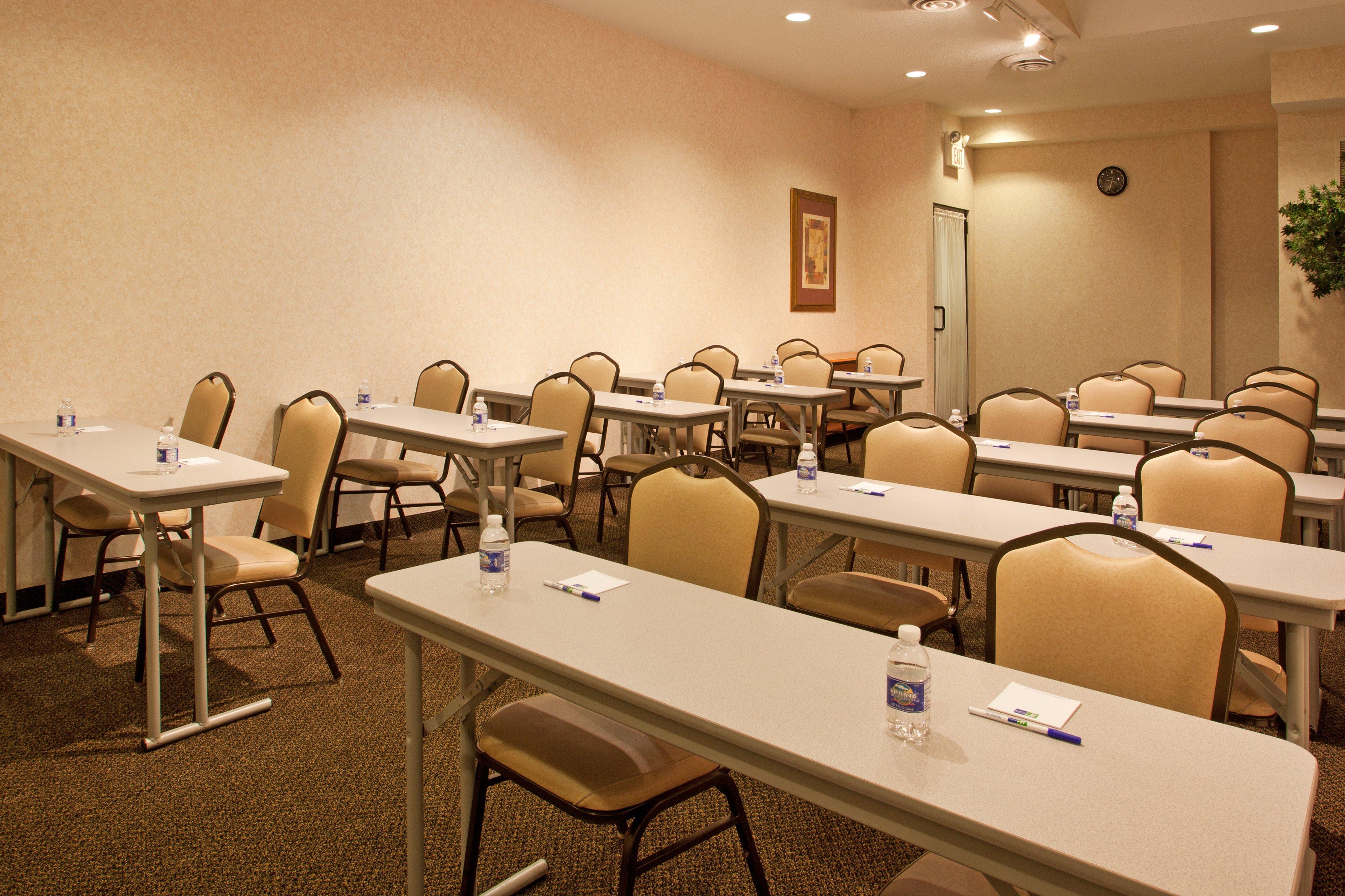 Holiday Inn Express & Suites Wadsworth By Ihg Zewnętrze zdjęcie