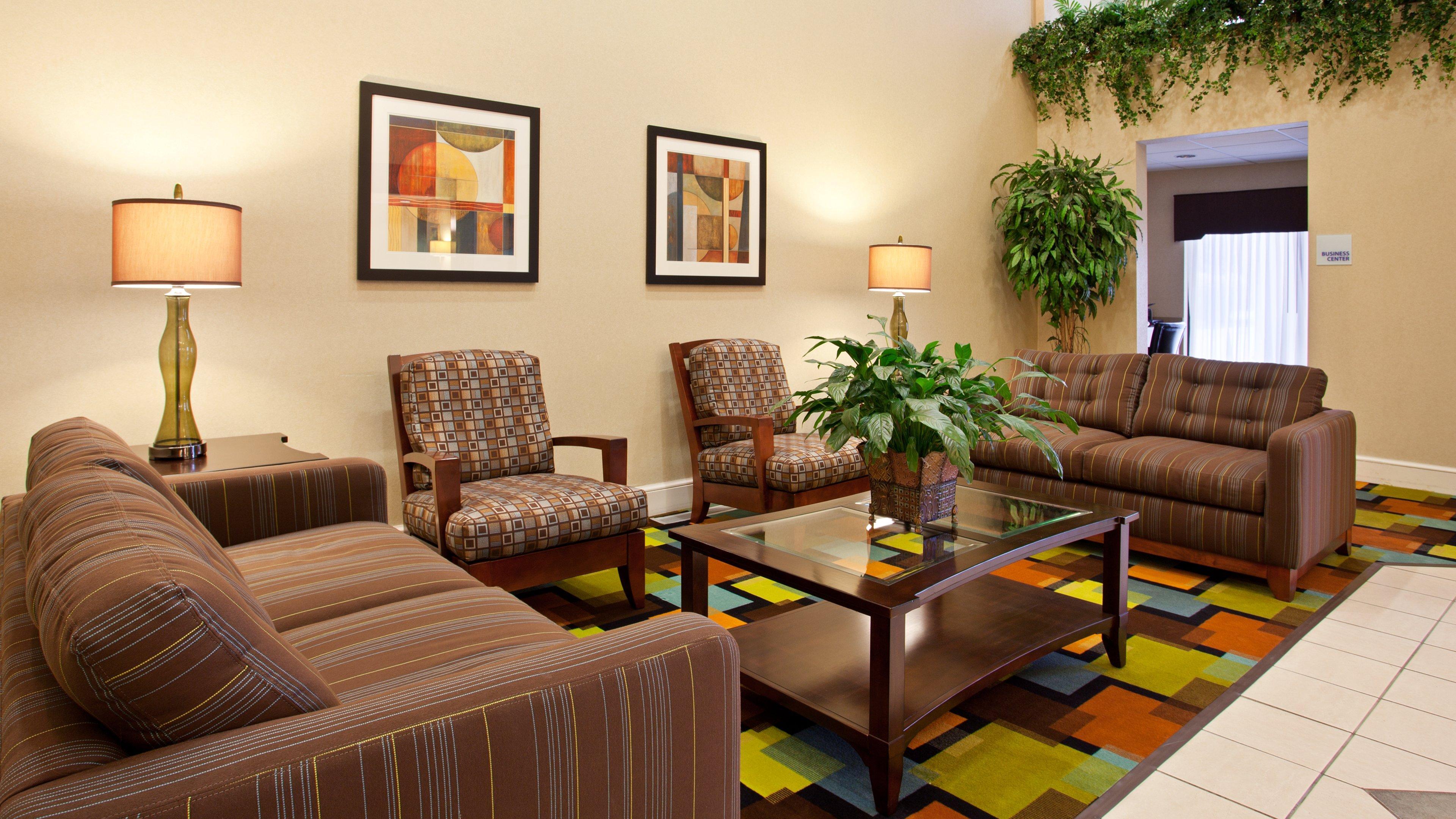 Holiday Inn Express & Suites Wadsworth By Ihg Zewnętrze zdjęcie