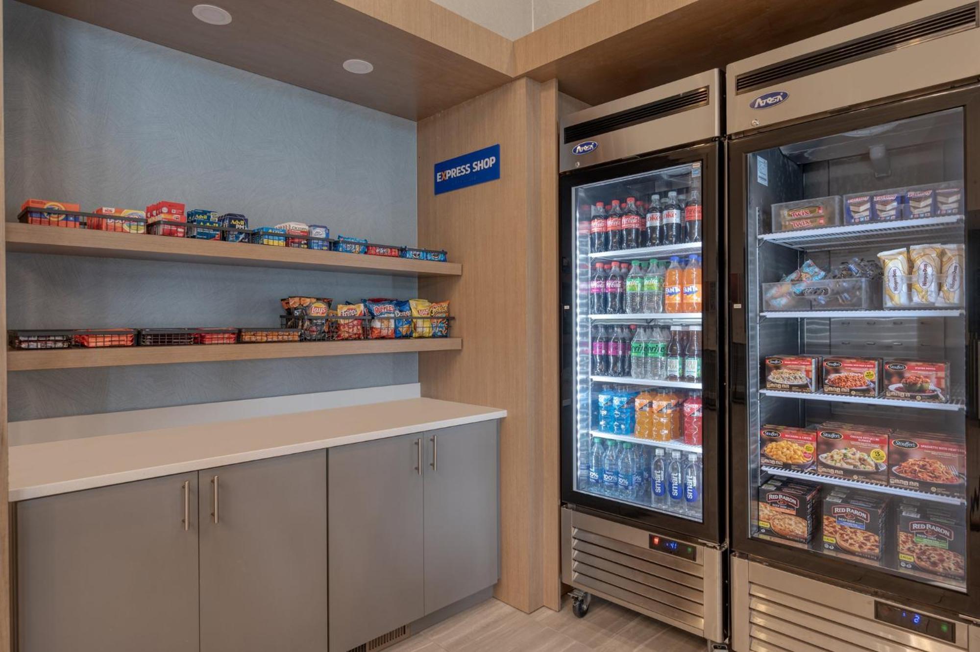 Holiday Inn Express & Suites Wadsworth By Ihg Zewnętrze zdjęcie