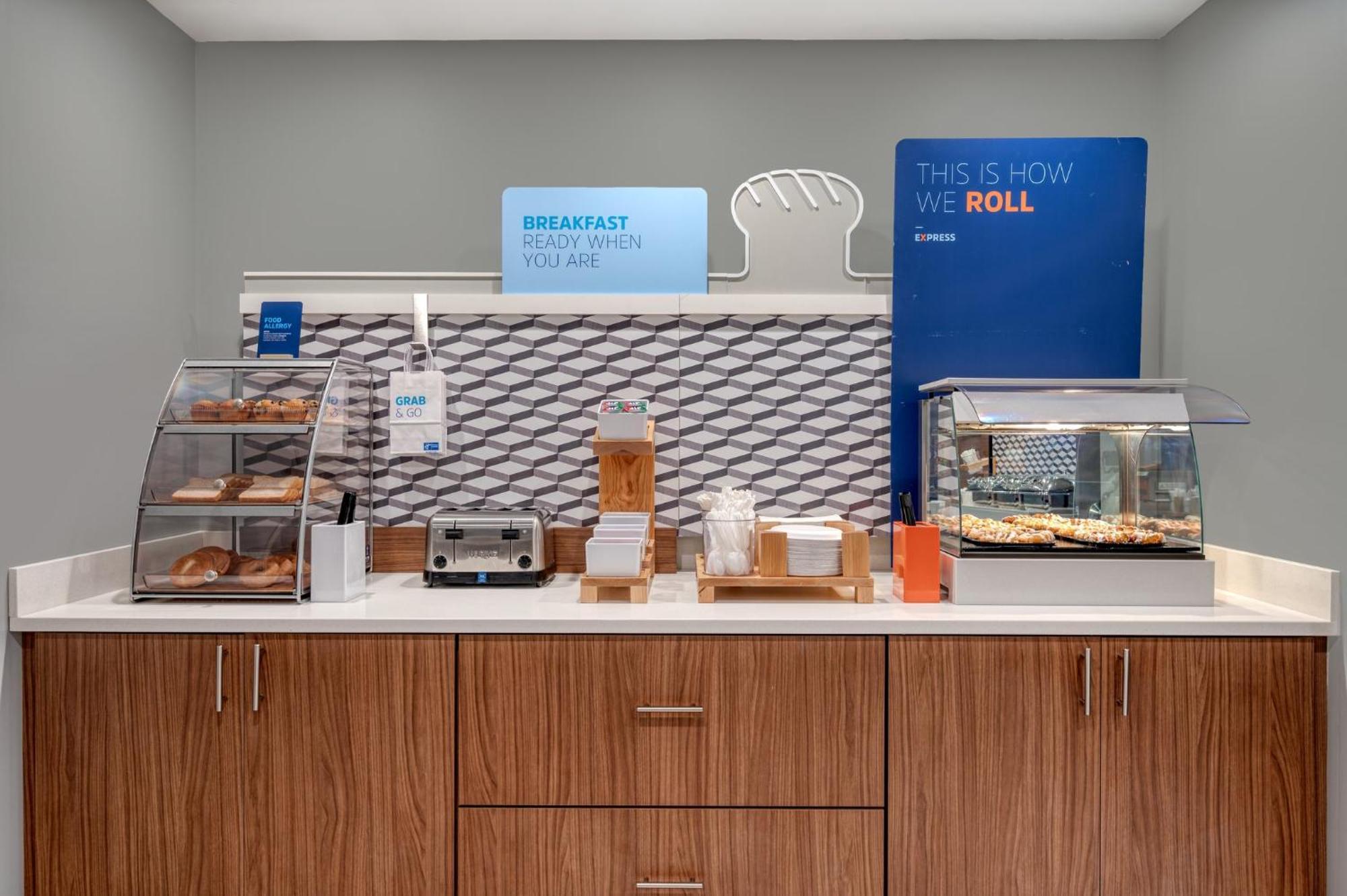 Holiday Inn Express & Suites Wadsworth By Ihg Zewnętrze zdjęcie