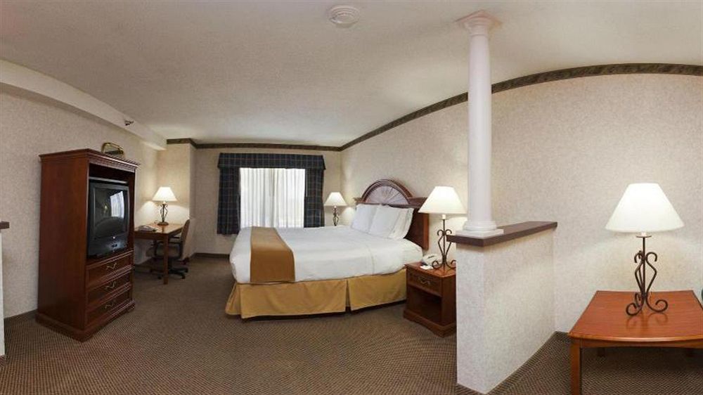 Holiday Inn Express & Suites Wadsworth By Ihg Zewnętrze zdjęcie